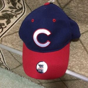 Cubs Velcro back hat nwt